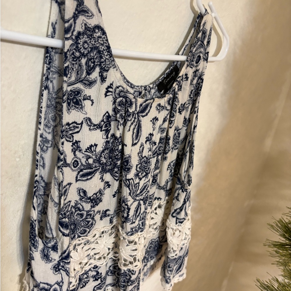 Timing Floral & Lace Tank Top. NWOT.